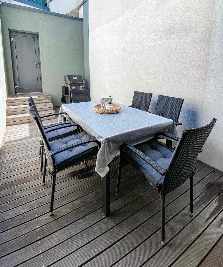 Seaview Apt Koper 1 Buitenkant foto