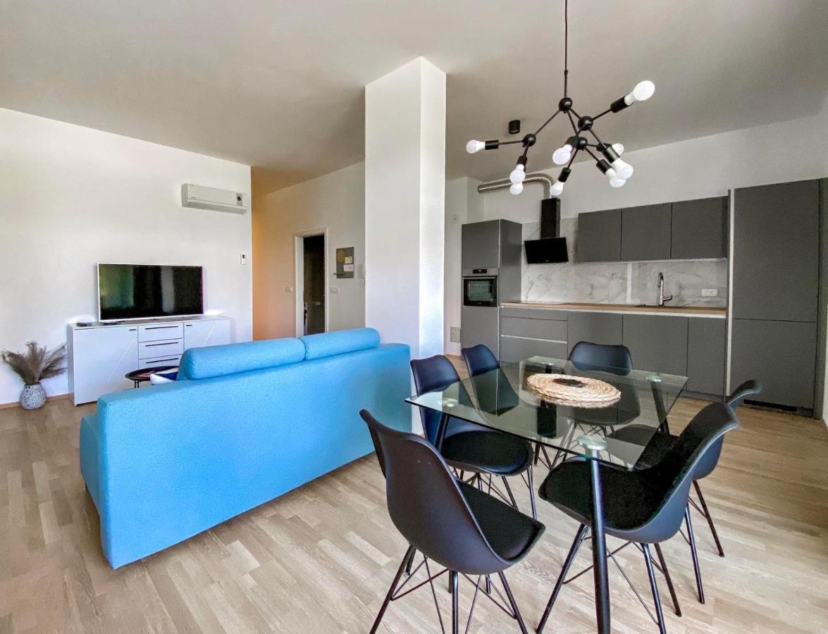 Seaview Apt Koper 1 Buitenkant foto